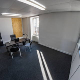 Bureau privé 22 m² 4 postes Coworking Rue Emile Decorps Villeurbanne 69100 - photo 1